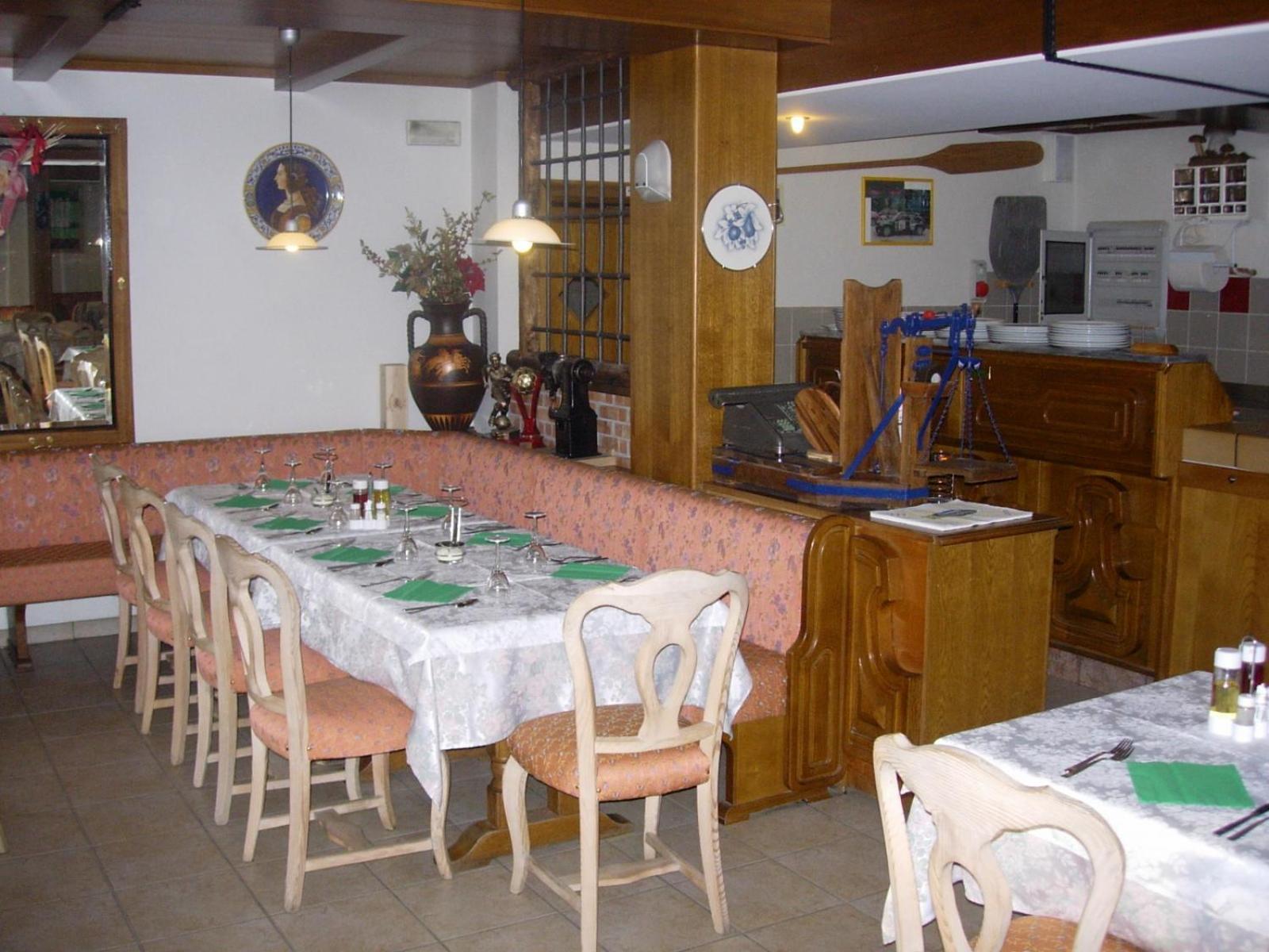 אוסנה Hotel Niagara מראה חיצוני תמונה