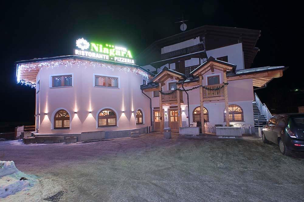 אוסנה Hotel Niagara מראה חיצוני תמונה