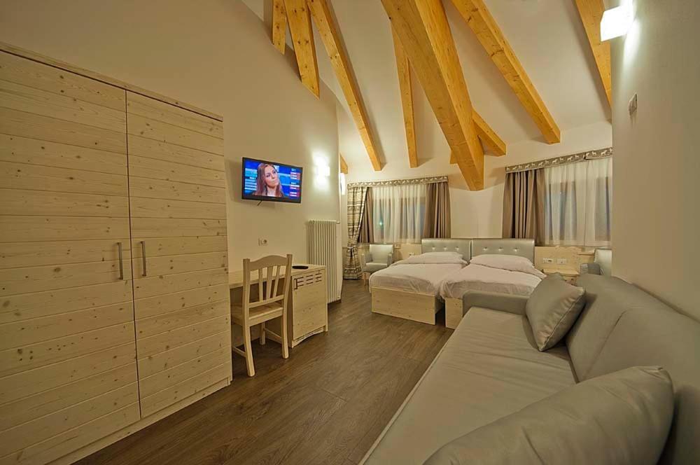 אוסנה Hotel Niagara מראה חיצוני תמונה