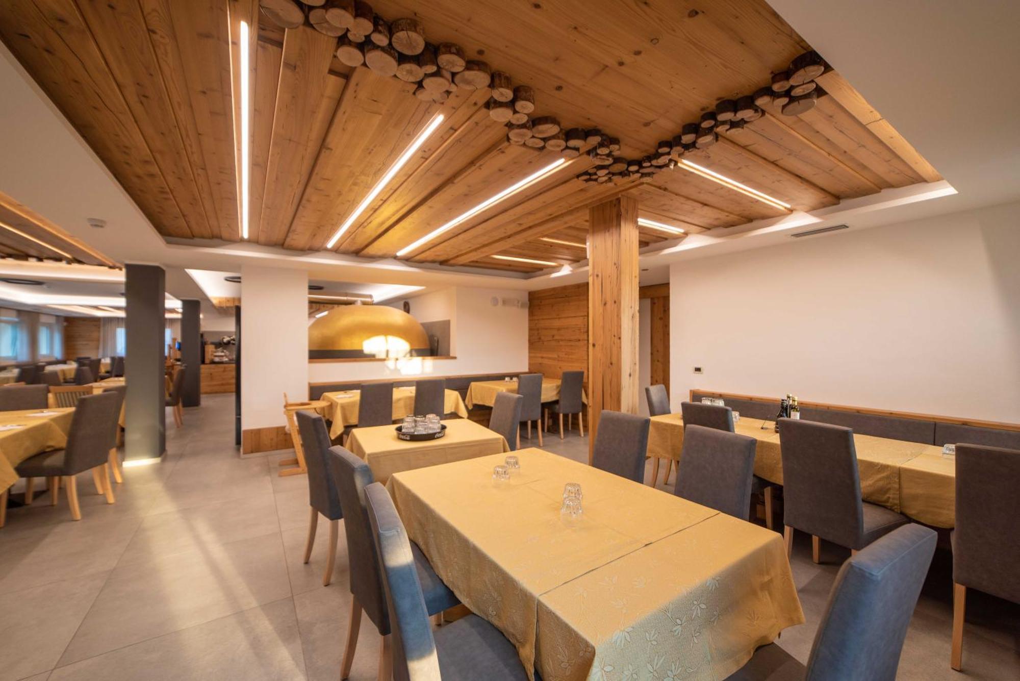 אוסנה Hotel Niagara מראה חיצוני תמונה