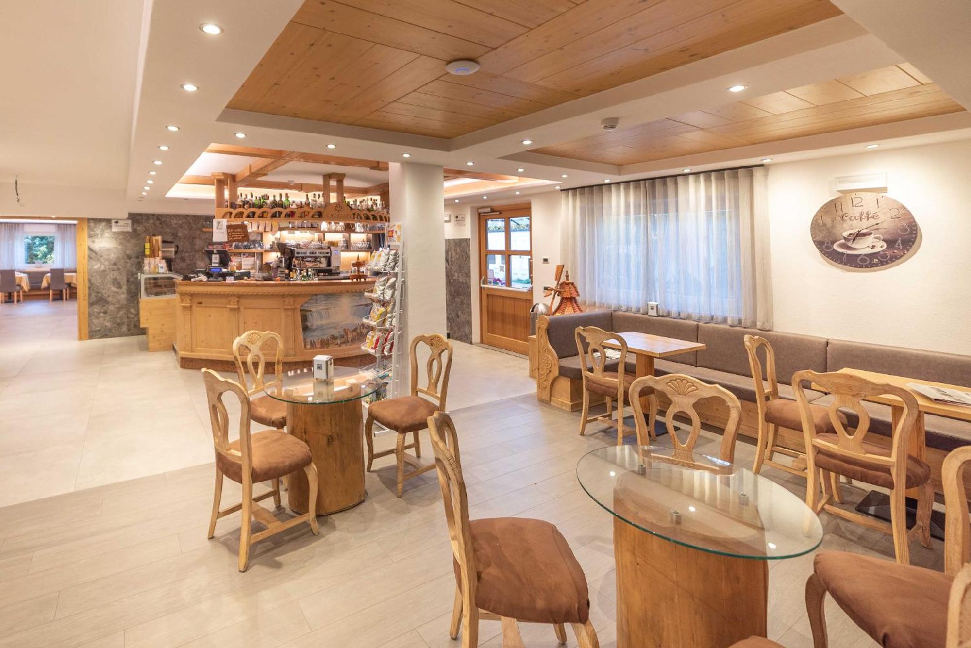 אוסנה Hotel Niagara מראה חיצוני תמונה