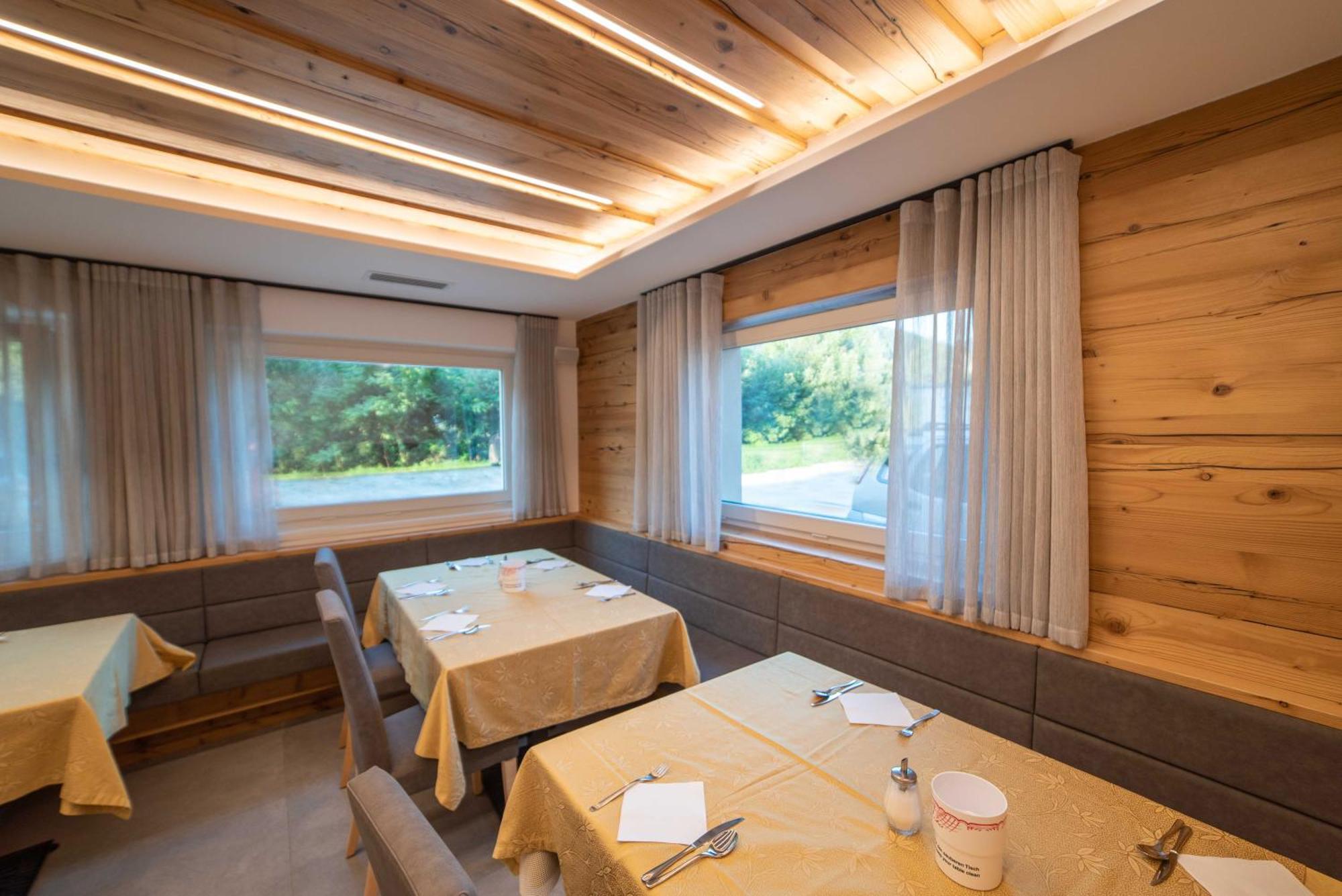 אוסנה Hotel Niagara מראה חיצוני תמונה