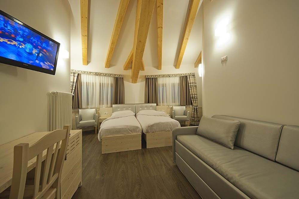 אוסנה Hotel Niagara מראה חיצוני תמונה