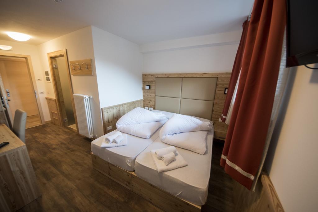אוסנה Hotel Niagara מראה חיצוני תמונה