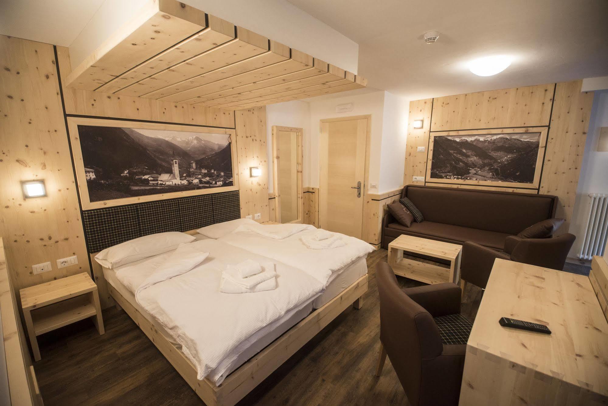 אוסנה Hotel Niagara מראה חיצוני תמונה