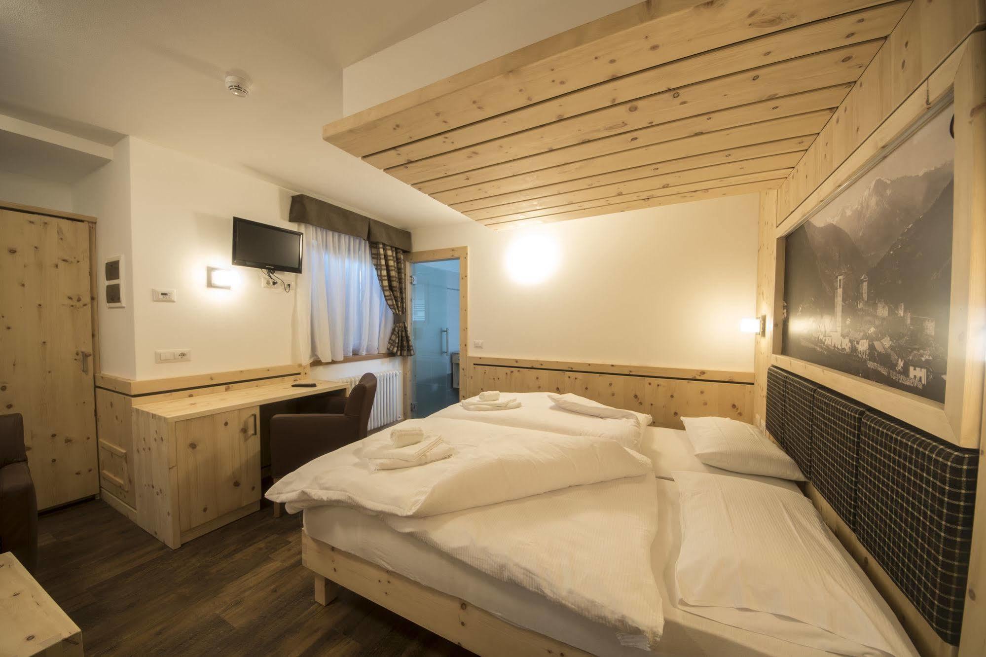 אוסנה Hotel Niagara מראה חיצוני תמונה